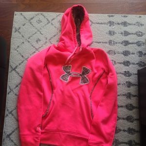 Women's small Underarmour sweatshirt